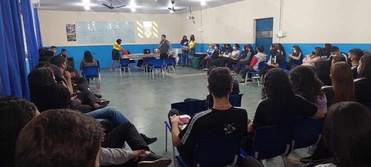 Escola Graça Aranha recebe palestra sobre a campanha Maio Amarelo