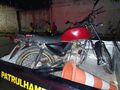 Motocicleta com placa adulterada é flagrada durante patrulhamento viário realizado por agentes de trânsito