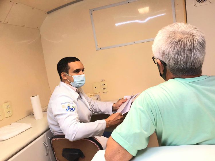 Mutirão Azul da Unidade Móvel Oncológica realiza quase 600 exames em uma semana