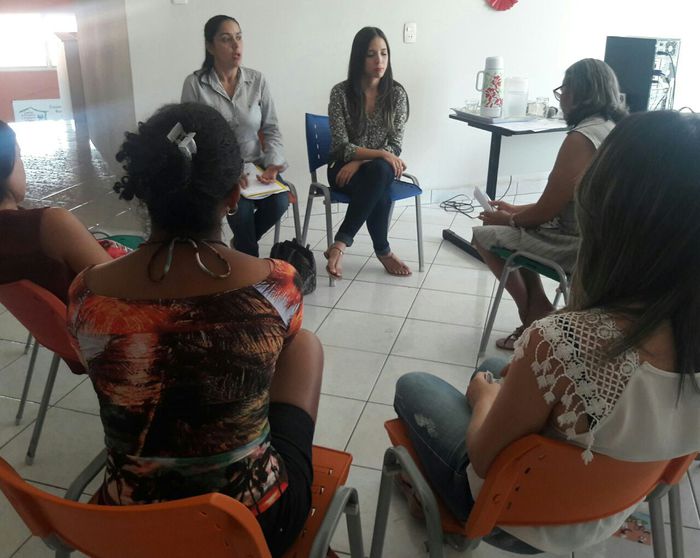Roda de conversa com mulheres em situação de violência doméstica realizada no Cram