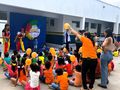 A programação nas escolas inclui momentos de recreação com brincadeiras tradicionais.