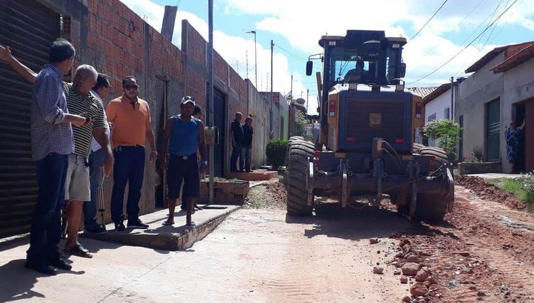 Recuperação de ruas no Conjunto Planalto segue em ritmo acelerado