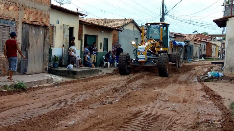Prefeitura inicia obras de drenagem e terraplanagem na Rua Niterói
