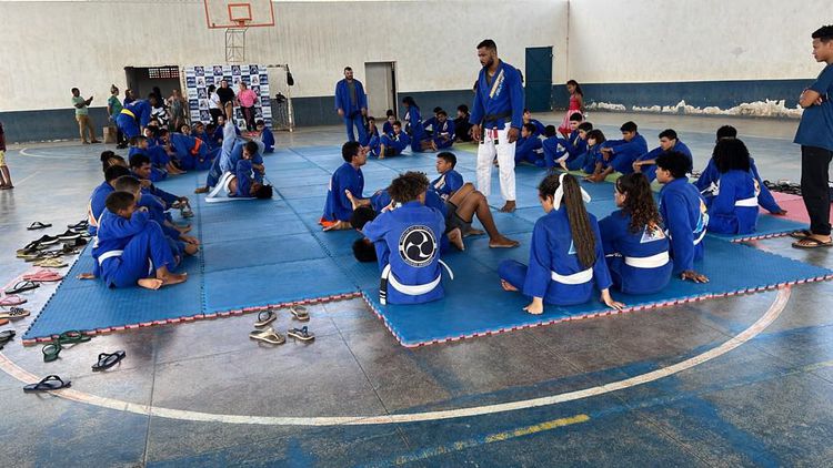 Projeto Jiu-Jitsu nas Escolas promove aulão no Ginásio Arthur Sorriso no Planalto