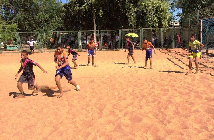 Escolas da zona rural disputam final do beach soccer
