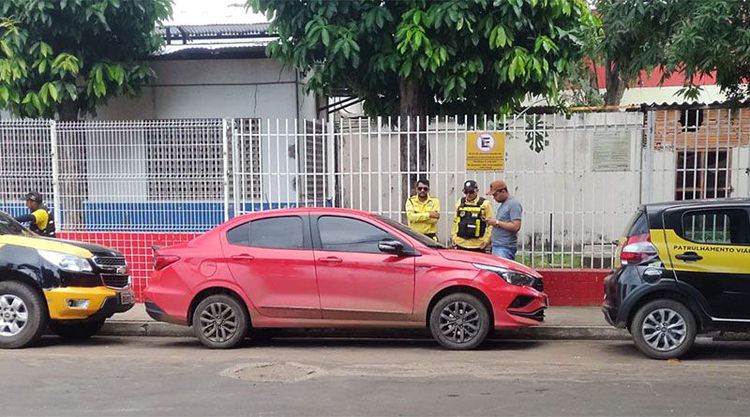 Veículo de locadora de Belo Horizonte é recuperado pela Setran no centro de Imperatriz