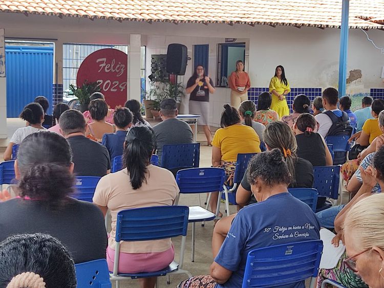 Projeto CREAS na Comunidade inicia atividades com palestra na Escola Municipal Santa Tereza D'Ávila