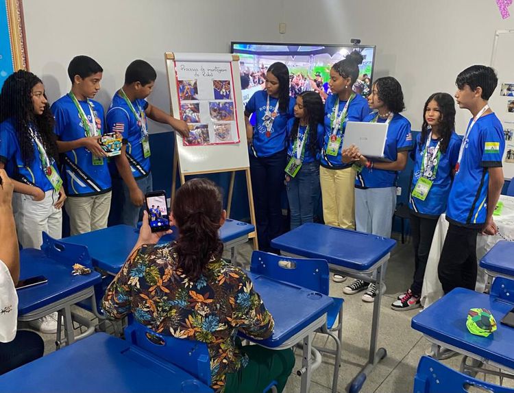 Alunos do município recebem homenagem por conquistas no Campeonato de Robótica First Lego League