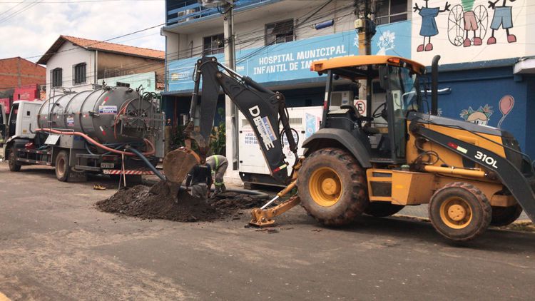 Caminhão hidrojato agiliza limpeza de bueiros em seis bairros de Imperatriz