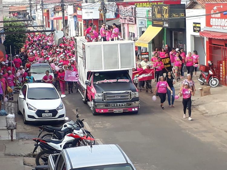 Caminhada reforça alerta sobre a prevenção ao câncer de mama e de colo de útero