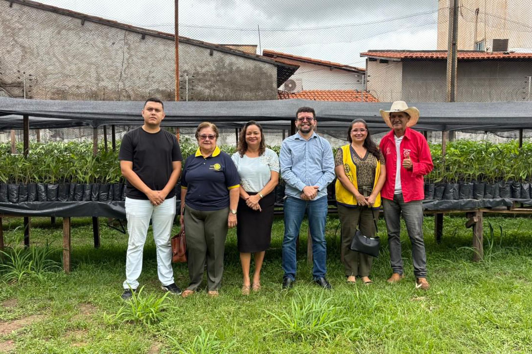 SEMMARH doa 150 mudas para ações de arborização urbana em Imperatriz