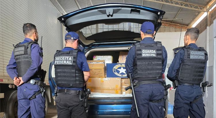 Guarda Municipal apoia Receita Federal na apreensão de 188 smartphones avaliados em R$ 700 mil