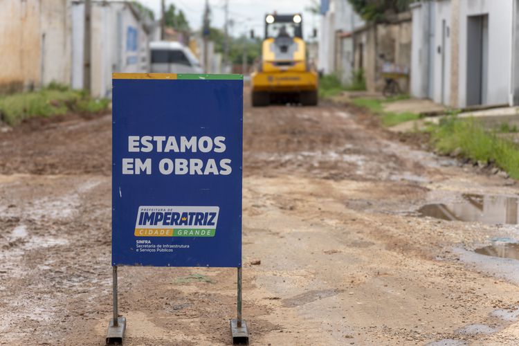 Prefeitura intensifica recuperação de ruas nos bairros da cidade