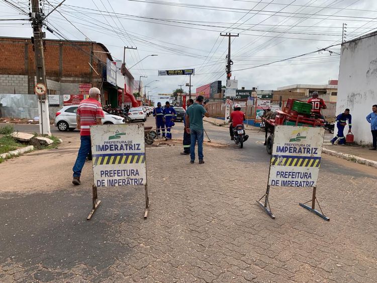 Avenida Babaçulândia recebe frente de recuperação na Vila Lobão