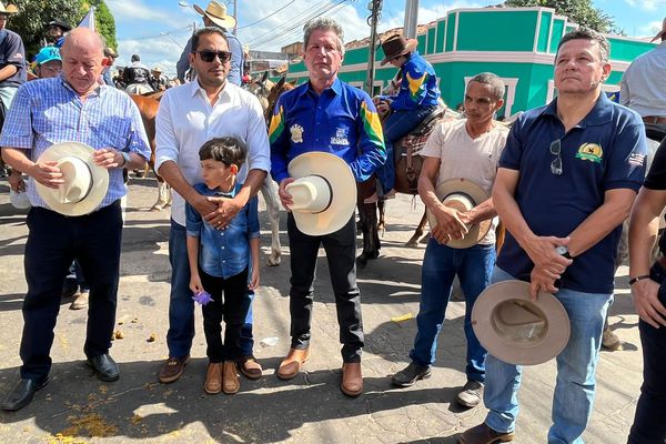 Presença da Prefeitura na cavalgada de abertura da feira agropecuária de Imperatriz