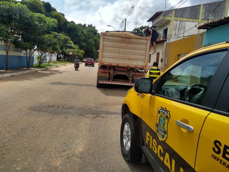 Caminhões - Cidade Nova, Bahia