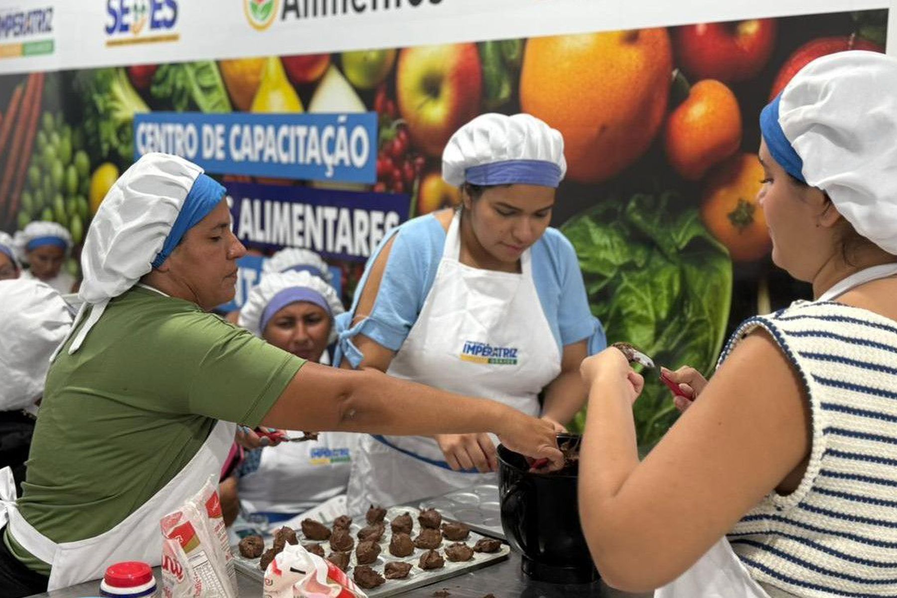 Programa Empreende Mulher promove qualificação e incentivo à geração de renda com oficina de cookies