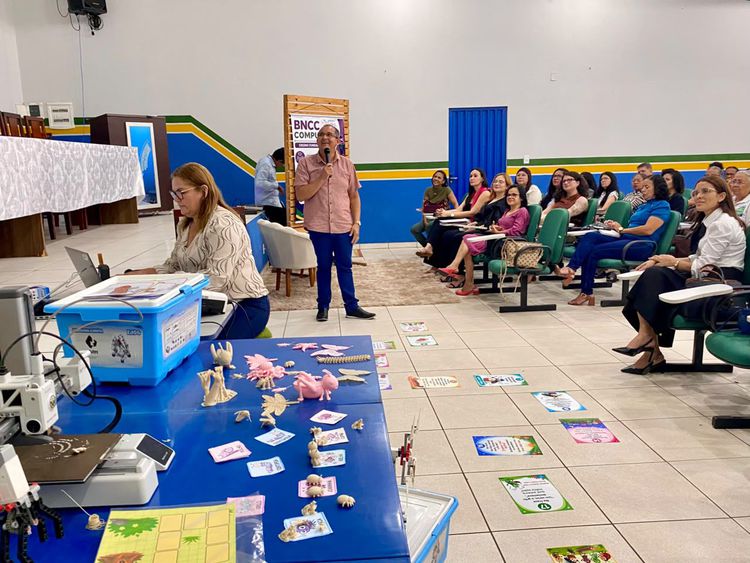 Imperatriz promove encontro formativo sobre BNCC Computação para profissionais da Rede Municipal de Ensino