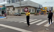 Ação do projeto "Pé na faixa" foi realizada com sucesso na manhã de hoje.