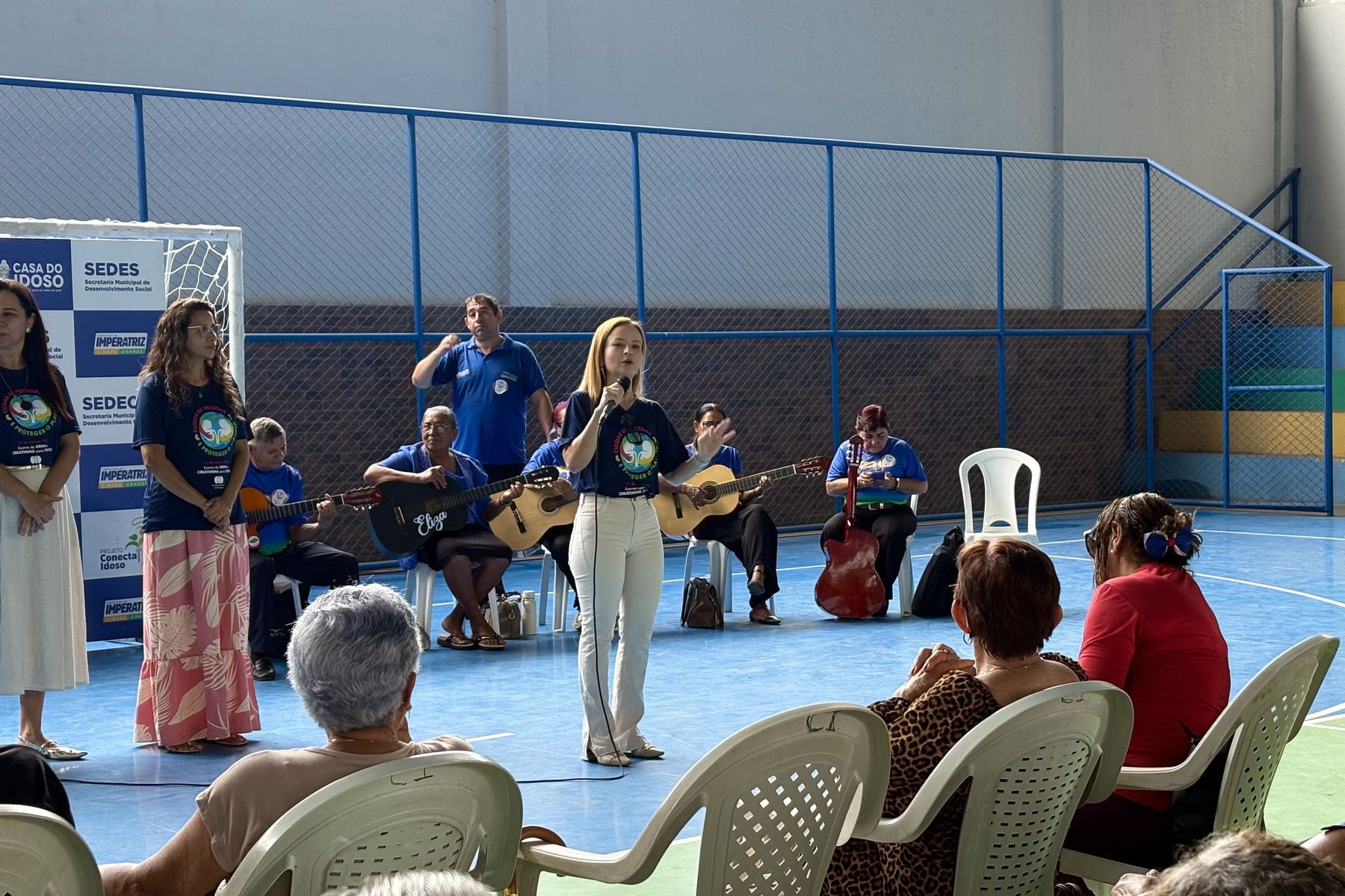 Idosos participam de palestra sobre prevenção de doenças renais no Dia Mundial do Rim em Imperatriz