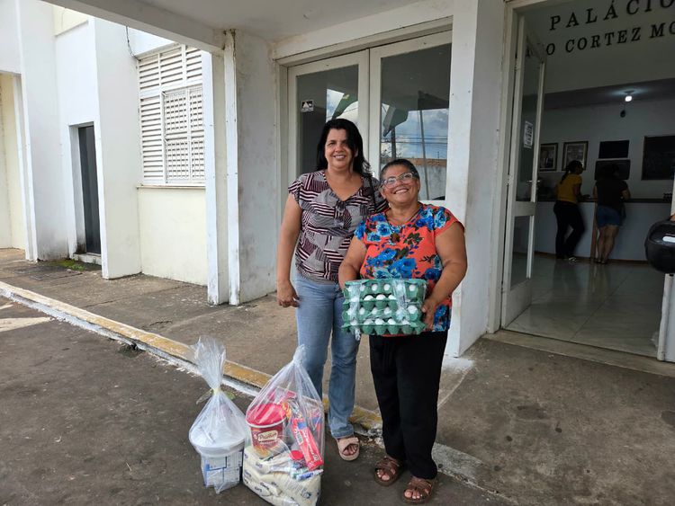 Participantes do Empreende Mulher recebem kits para produção do bolo de 174 metros