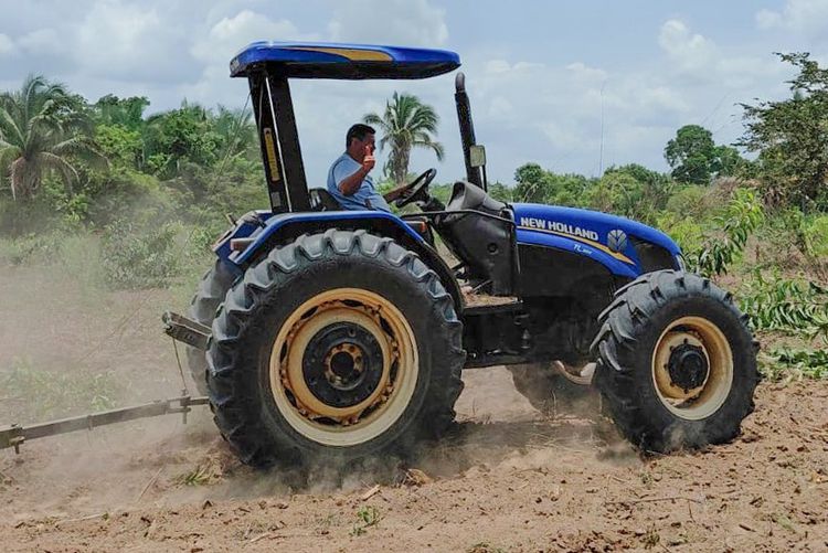Prefeitura Imperatriz avança com serviço de gradagem para fortalecer a agricultura familiar