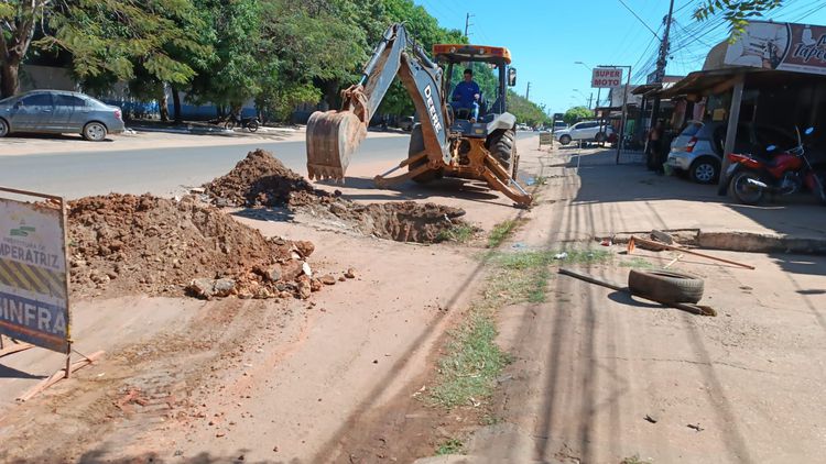 Serviços de Infraestrutura atendem mais de 20 bairros nesta quarta-feira