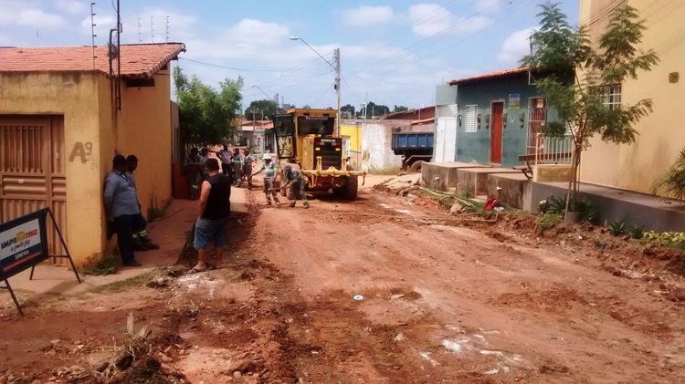 Prefeitura recupera ruas no Jardim Viana