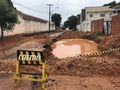 De responsabilidade da Caema, cratera abriu na Rua Amazonas, Nova Imperatriz