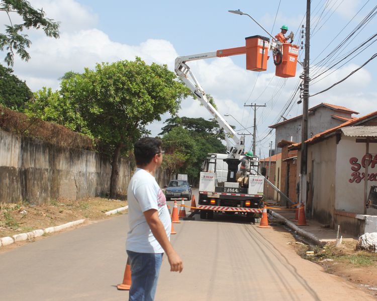 Prefeitura moderniza sistema de iluminação com instalação de mais de 1200 lâmpadas de LED nos bairros de Imperatriz