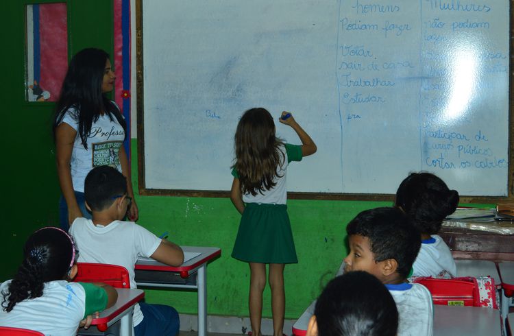 Professora relata importância da alfabetização para inclusão social