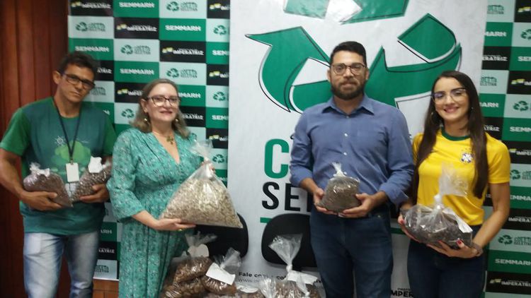 Meio Ambiente recebe a doação de quase 30 quilos de sementes