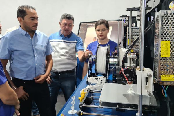 Prefeitura leva núcleo de robótica para a Expoimp
