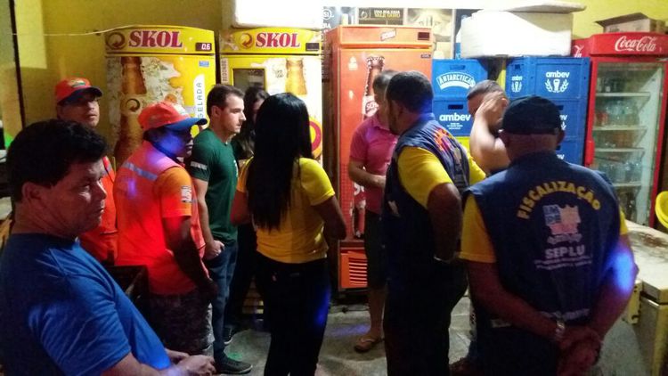 Operação fiscaliza bares e casas noturnas no Santa Rita