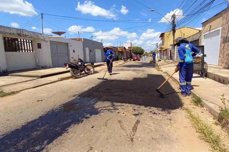 Sinfra reforça trabalho de recuperação de ruas nos bairros de Imperatriz