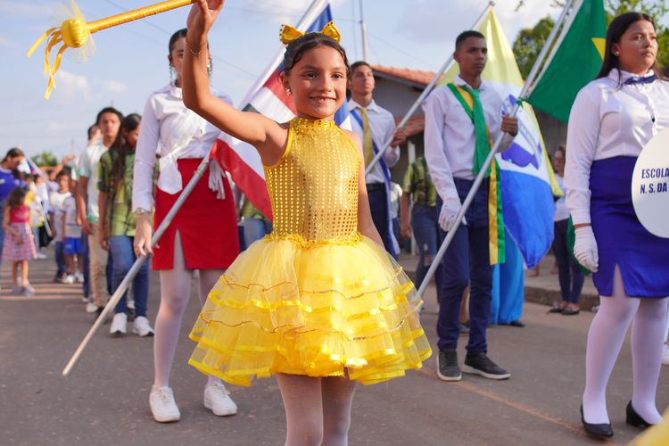 Desfile cívico mobiliza escolas dos povoados Lagoa Verde e Centro Novo