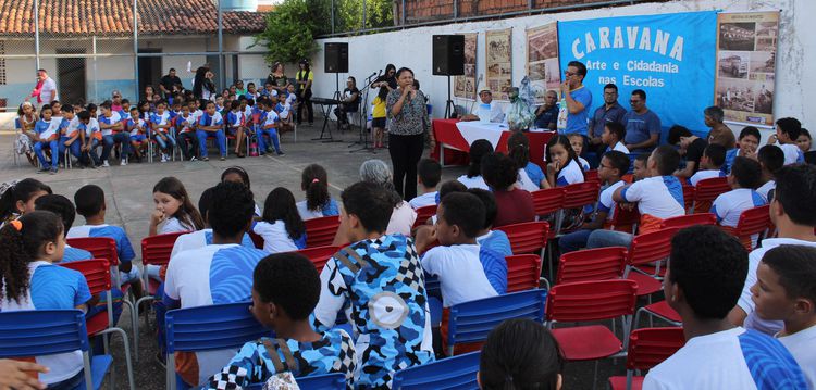 Bairro Santa Inês recebe “Caravana Arte e Cidadania nas Escolas”