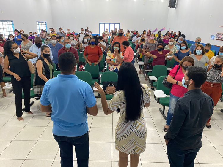 Gestores de escolas são orientados sobre recadastramento obrigatório de servidores