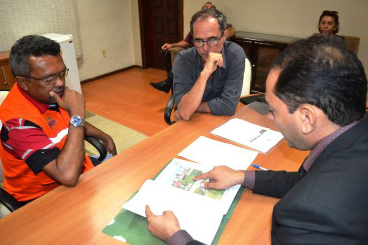 SINFRA: Francisco Pinheiro participa de reunião com prefeito Assis Ramo