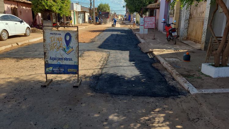 Obras de pavimentação, drenagem e terraplenagem avançam nos bairros de Imperatriz