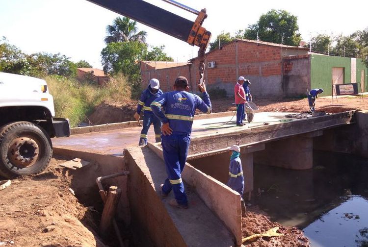 Ponte de concreto da Rua Marechal Rondon está em fase de conclusão