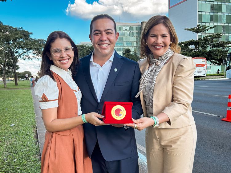 Imperatriz recebe Selo Nacional Ouro do Compromisso com a Alfabetização do Governo Federal