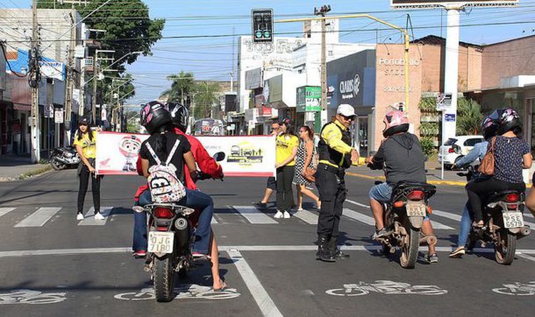 Prefeitura de Viçosa - Diretran promove blitz educativa de trânsito para  motociclistas