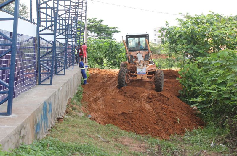 Melhoria das ruas laterais da quadra poliesportiva do bairro da Caema que será inaugurada segunda-feira, 26