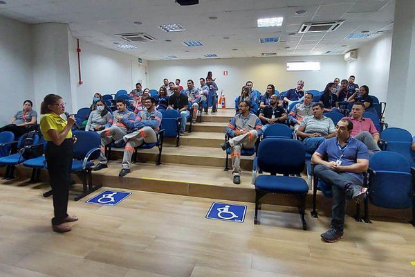 Setran realiza palestra sobre mobilidade urbana e cidadania em empresa de energia