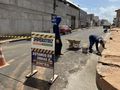 Equipe da Sinfra finaliza os últimos detalhes da Rua Tupinambá, no Mercadinho; via recebeu drenagem profunda com tubos de PEAD, iluminação em LED e asfalto novo.