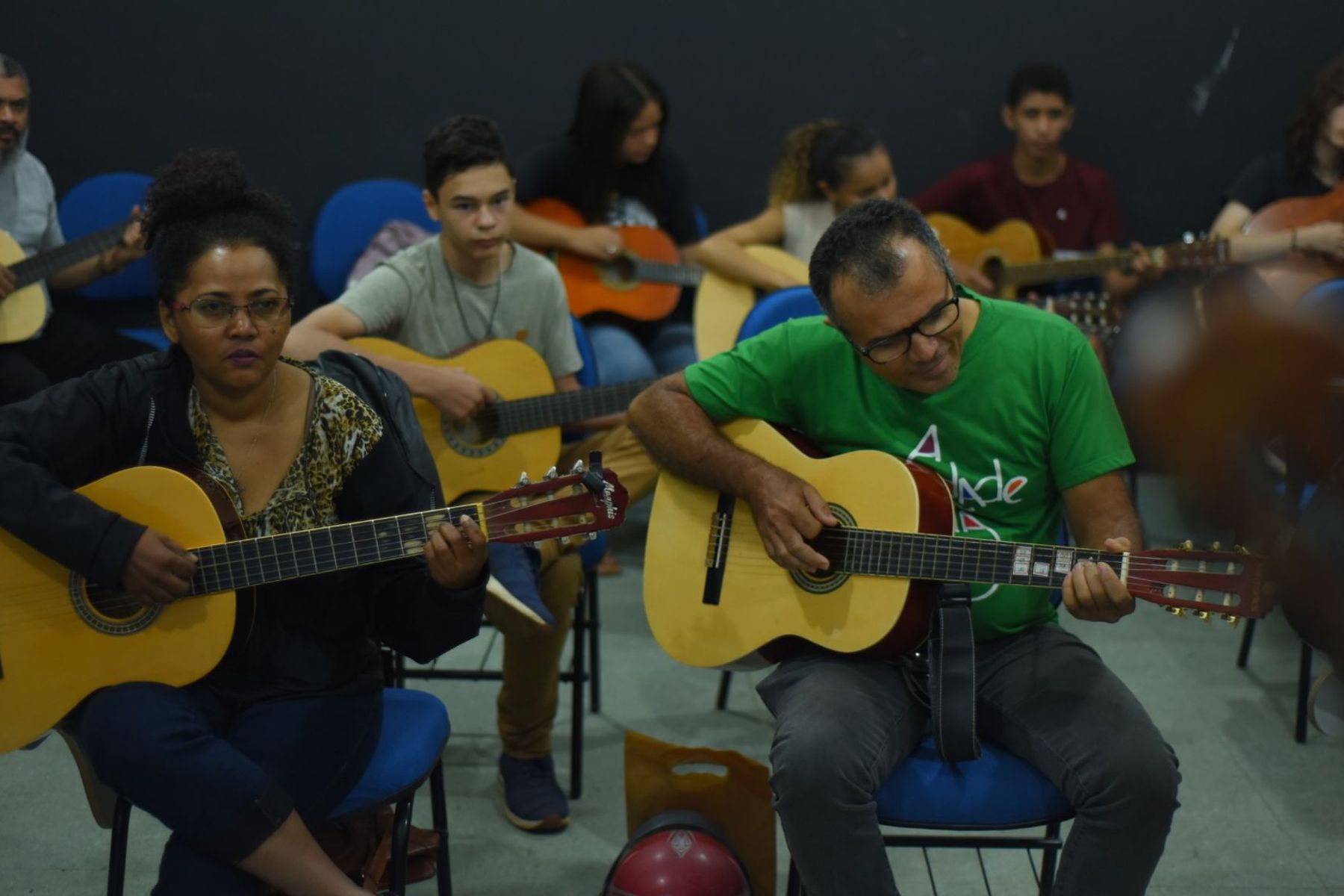 Transformando talento em melodia: Conservatório segue com aulas de instrumentos musicais