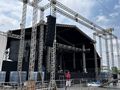 Equipe finaliza os ajustes no palco montado na Beira Rio para a programação especial em homenagem ao Dia dos Professores, que acontece nesta terça-feira (14), às 19h30.