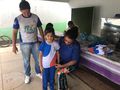 Escola Municipal João Guimarães recebendo equipe de ajustes