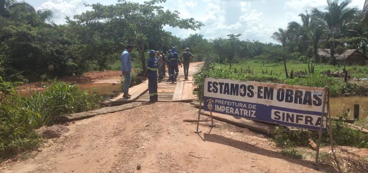 Concluída a recuperação da ponte de madeira da estrada do povoado Angical